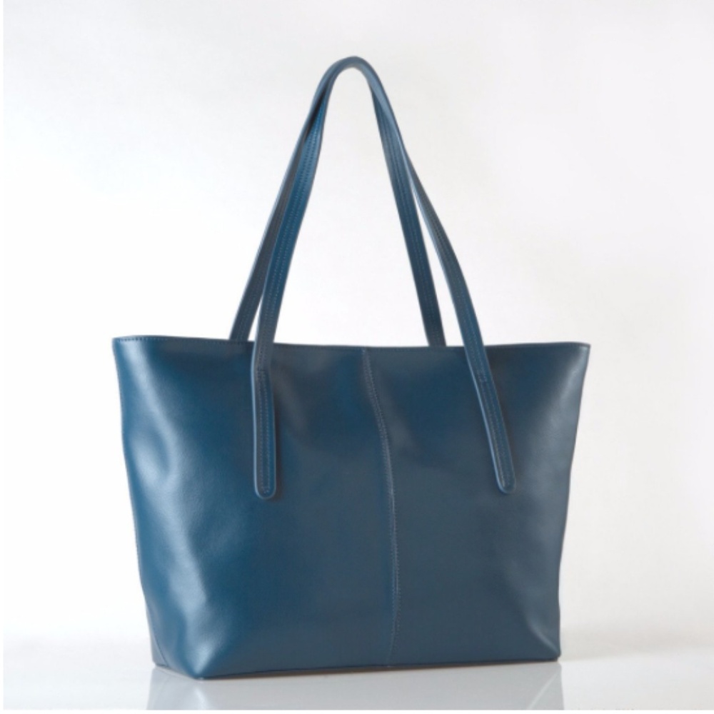 NEW - Masai Capri leather tote, navy